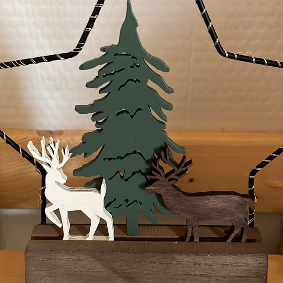 NWT Scene Decor that Lights Up - Picture 2 of 4